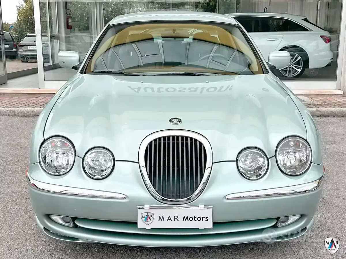 Usata Jaguar S-Type Executive 238 CV (175 kW) 2000 Grigio Berlina