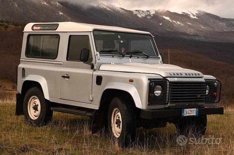 Gebraucht Land Rover Defender 122 PS (89 kW) 2010 Grau Kombi