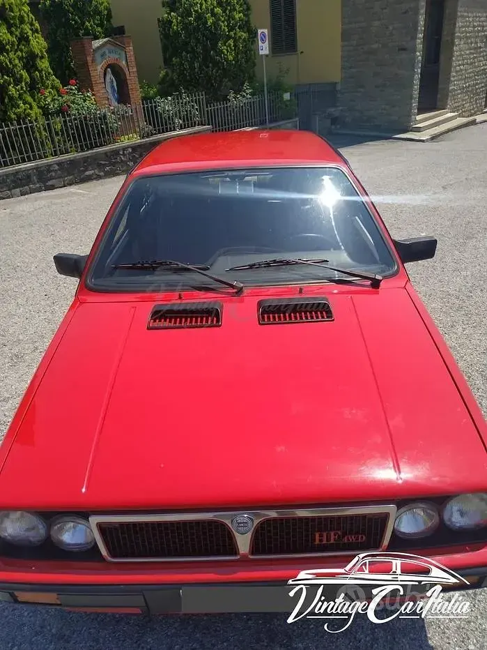 Usata Lancia Delta 165 CV (121 kW) 1987 Rosso Utilitaria