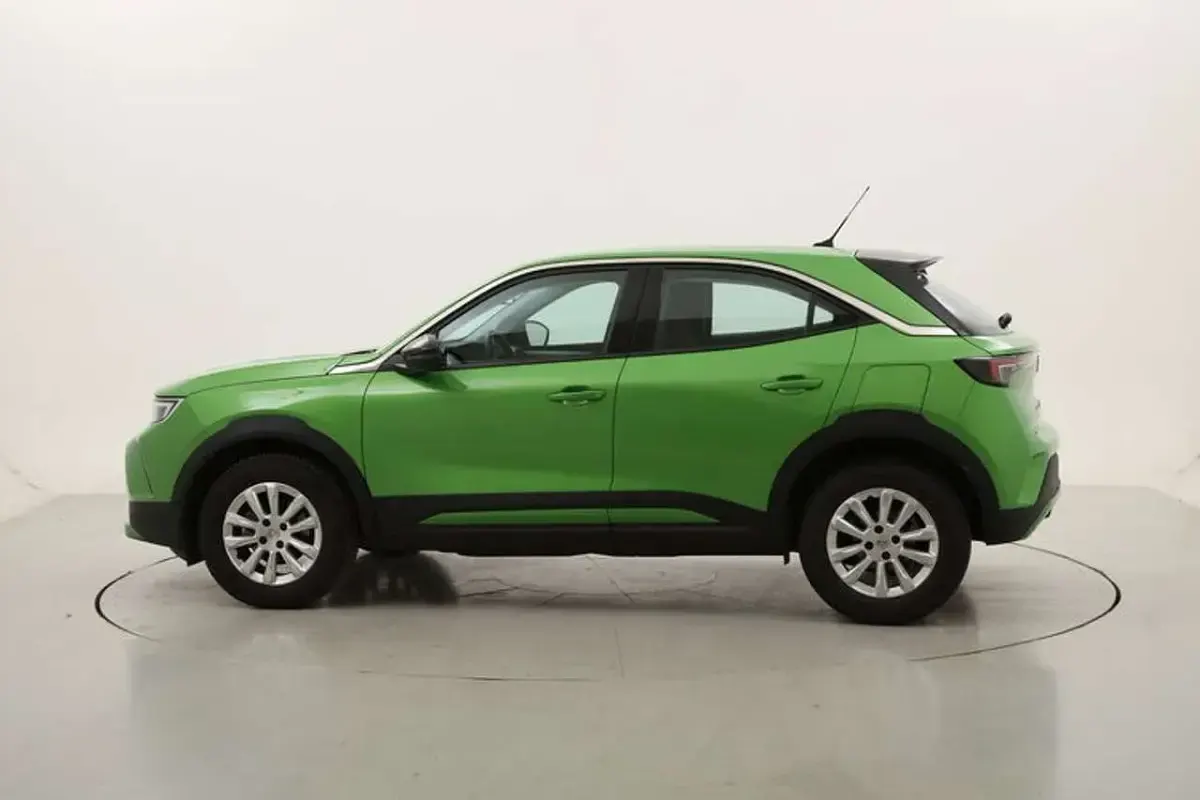 Begagnad Opel Mokka Edition 101 HK (74 kW) 2023 Grön SUV
