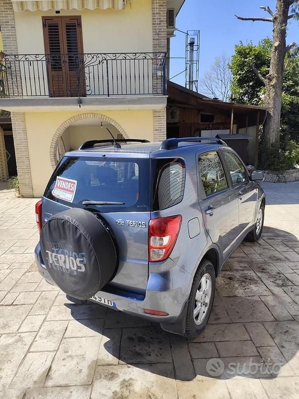 Usata Daihatsu Terios 105 CV (77 kW) 2008 Grigio SUV