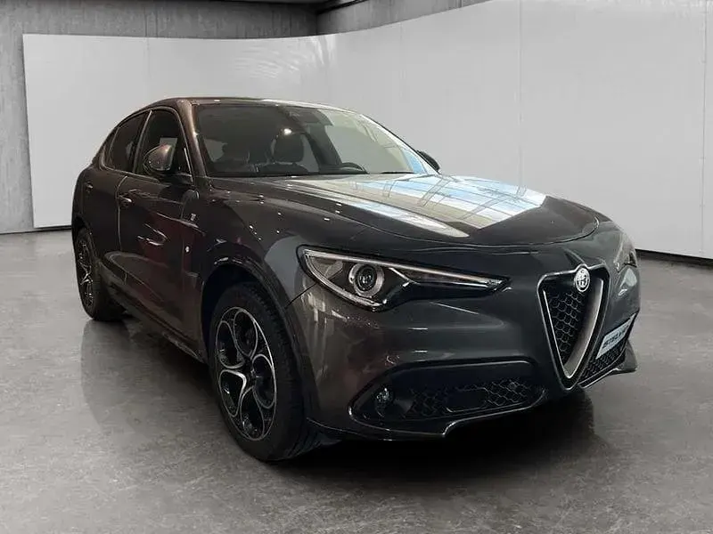 Usata Alfa Romeo Stelvio Veloce 210 CV (154 kW) 2022 Grigio SUV