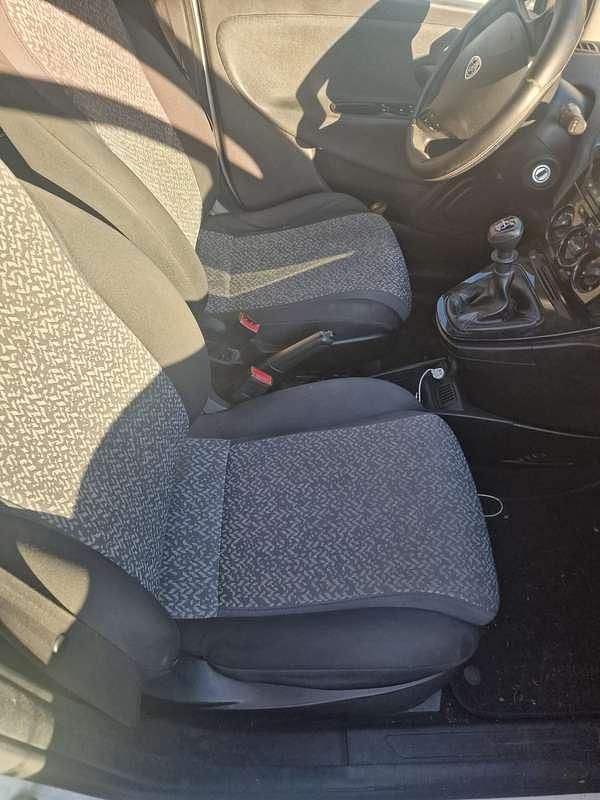 Usata Lancia Ypsilon 69 CV (50 kW) 2019 Utilitaria