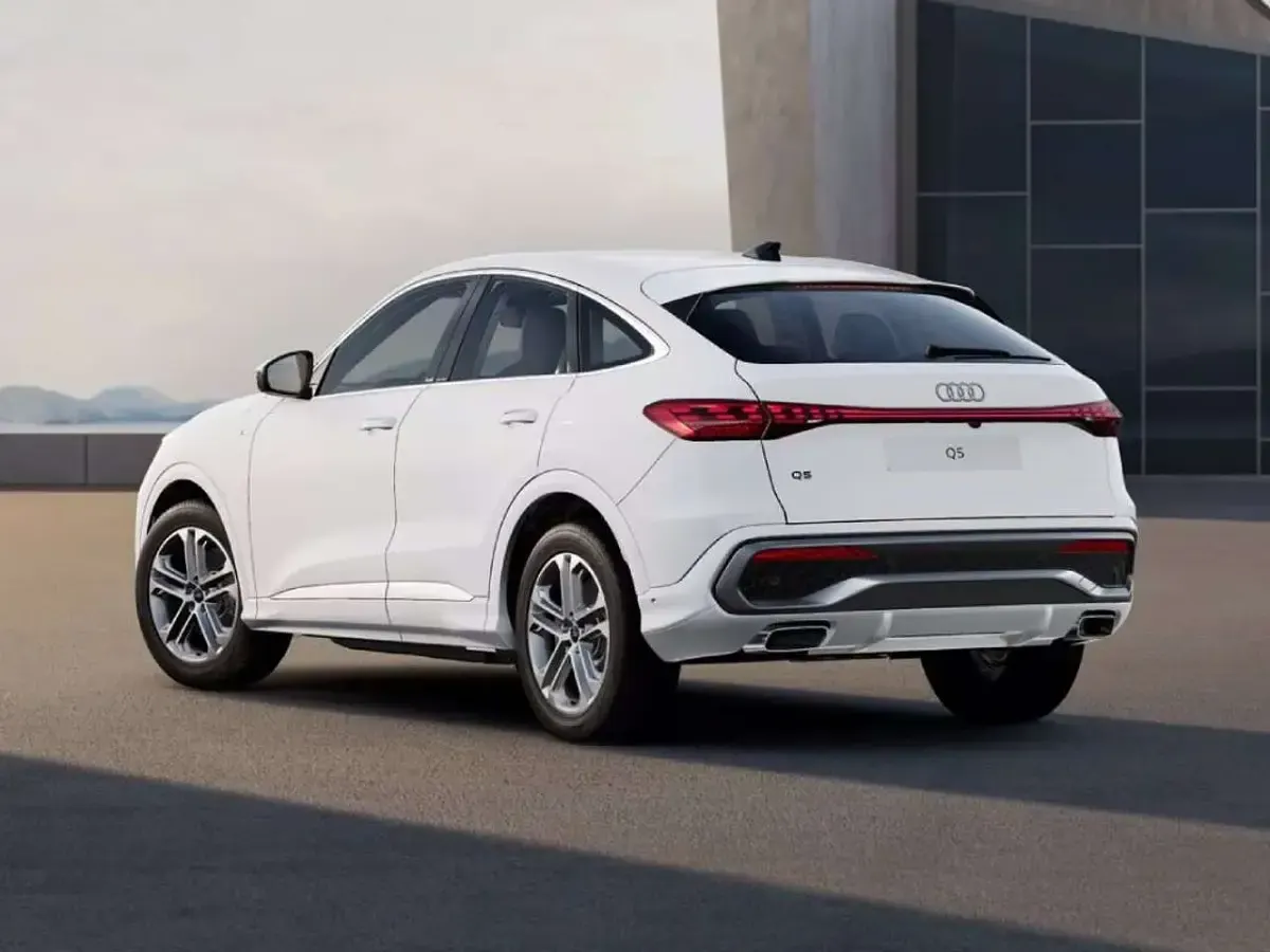 Nuova Audi Q5 Sportback S-Line 204 CV (150 kW) 2026 Bianco arkona SUV