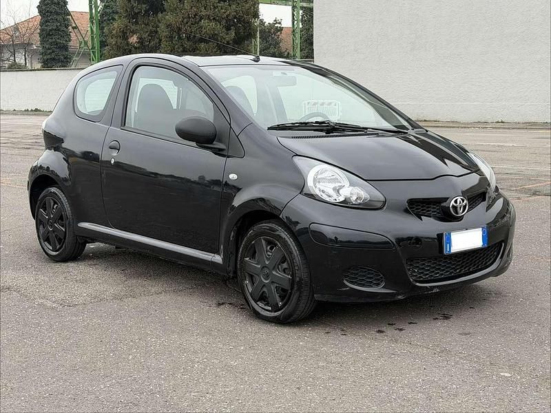 Usata Toyota Aygo 68 CV (50 kW) 2011 Other Utilitaria