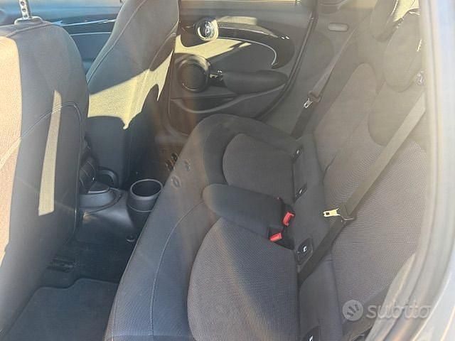 Usata Mini ONE Classic 75 CV (55 kW) 2022 Grigio Utilitaria