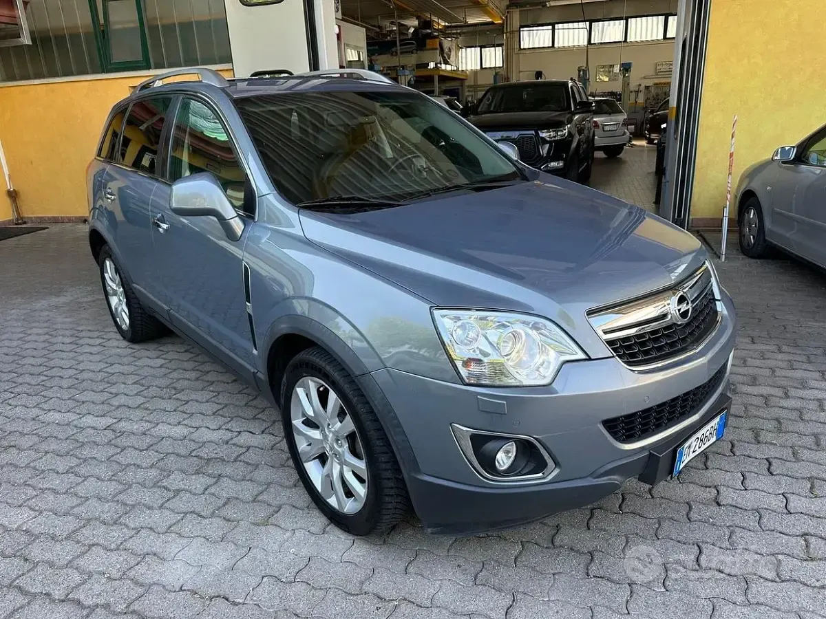 Usata Opel Antara Cosmo 184 CV (135 kW) 2012 Grigio SUV