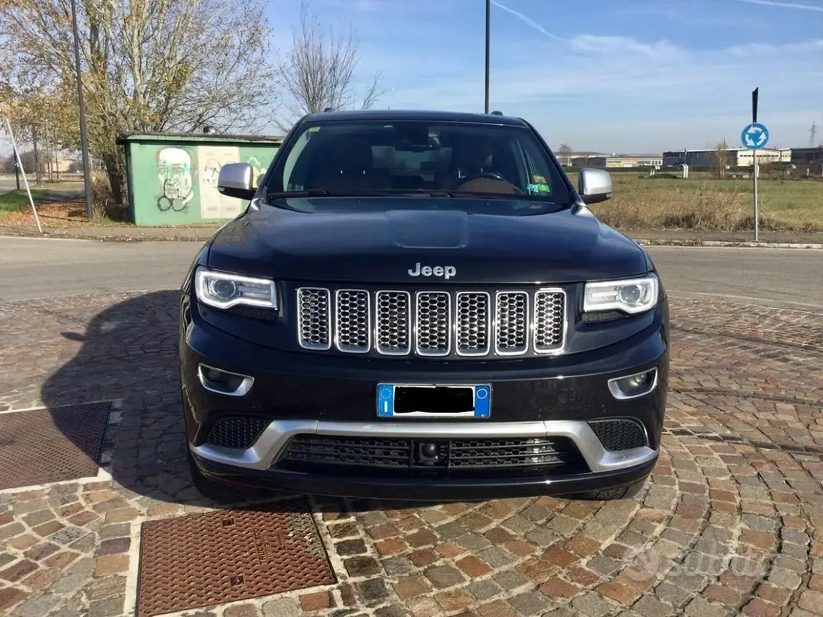 Usata Jeep Grand Cherokee Summit 250 CV (183 kW) 2016 Nero SUV
