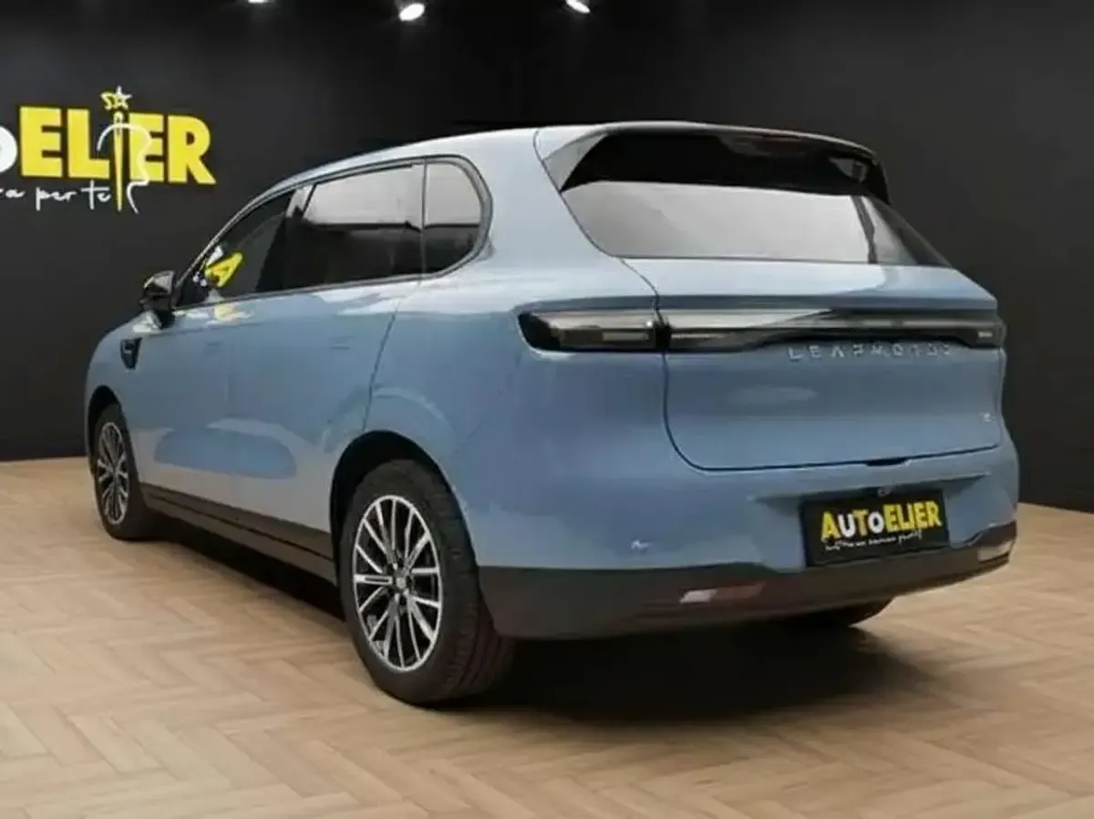 Nuova Leapmotor B10 216 CV (158 kW) 2026 Starry night blue SUV