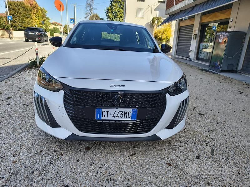 Usata Peugeot 208 2024 Bianco Utilitaria