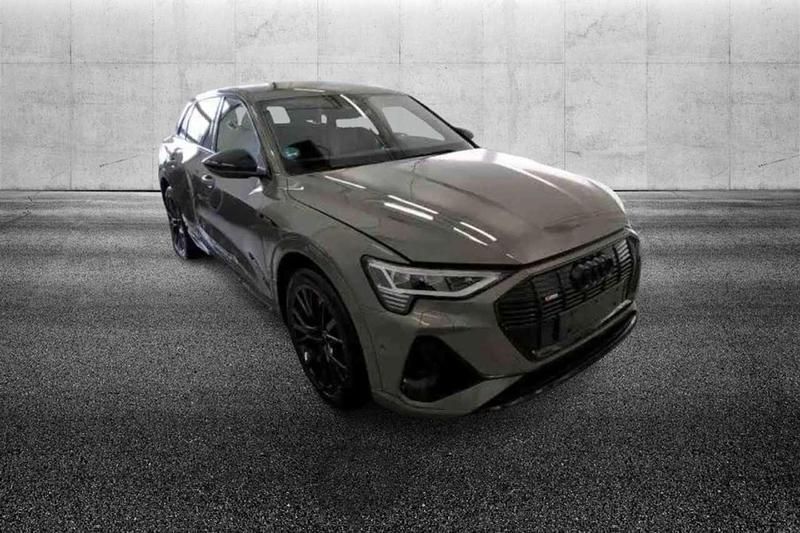 Usata Audi e-tron S-Line 300 kW (408 CV) 2022 Grigio SUV