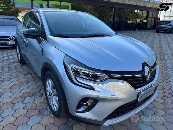 Usata Renault Captur 116 CV (85 kW) 2022 Grigio SUV