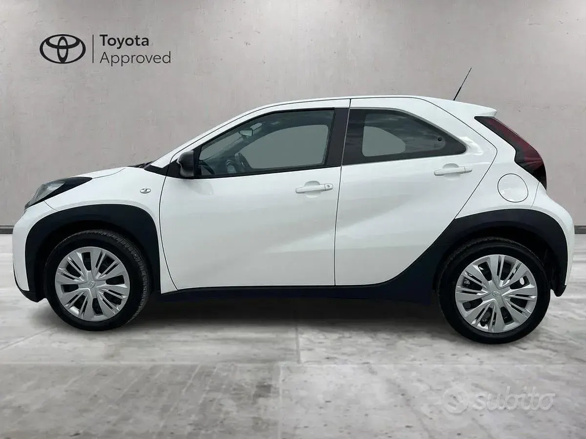 Usata Toyota Aygo X Active 72 CV (52 kW) 2023 Bianco SUV