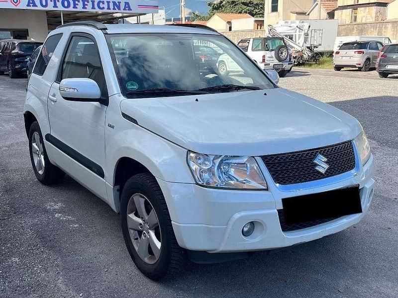 Usata Suzuki Grand Vitara 129 CV (94 kW) 2010 Bianco SUV