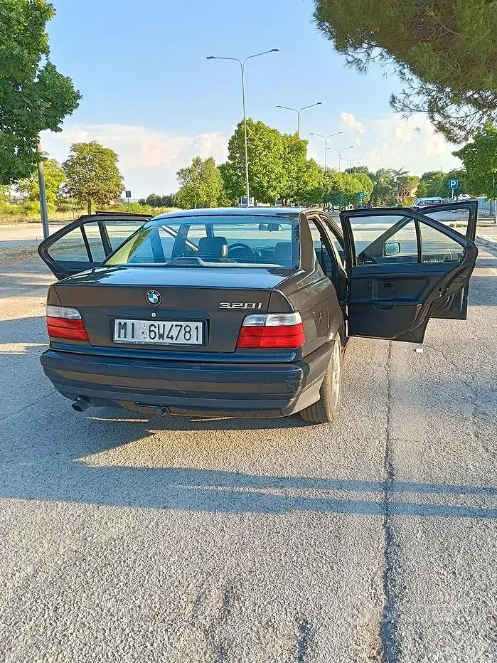 Usata BMW 320 1992 Grigio Berlina