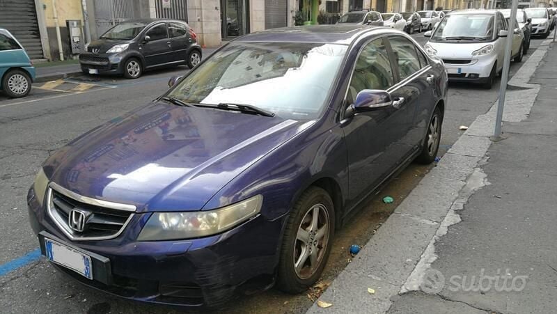 Usata 2004 Honda Accord Tre volumi | 1400 € - Immagine 1/4