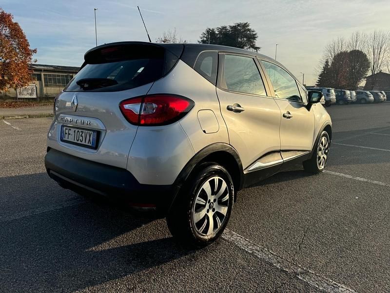 Usata Renault Captur 89 CV (65 kW) 2016 Argento SUV