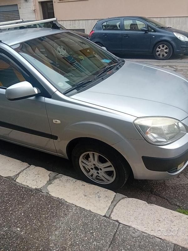 Usata Kia Rio 2005 Grigio Berlina