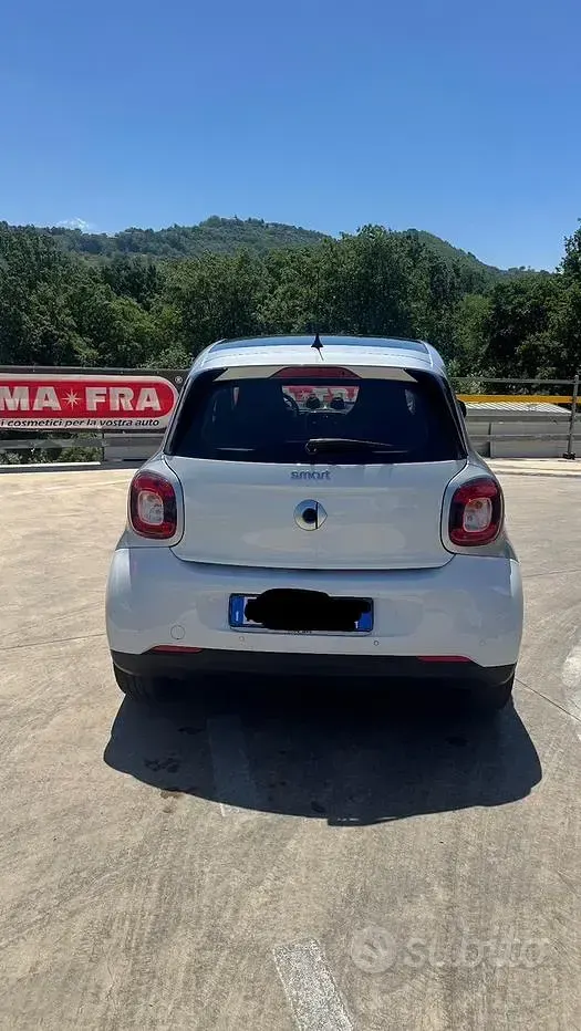 Usata Smart ForFour 71 CV (52 kW) 2017 Bianco Utilitaria