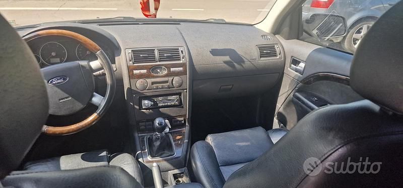 Usata Ford Mondeo 2005 Blu Berlina