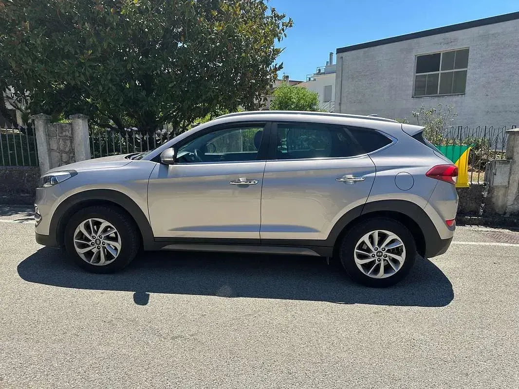 Usata Hyundai Tucson Xpossible 141 CV (103 kW) 2017 Bronzo SUV