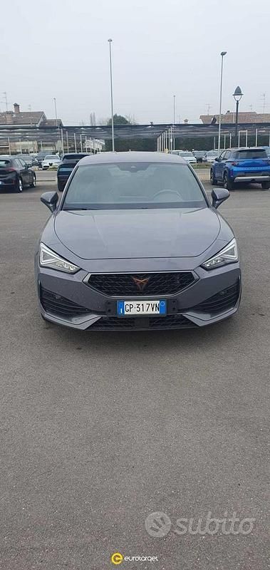 Usata Cupra Leon 245 CV (180 kW) 2021 Grigio pastello Berlina