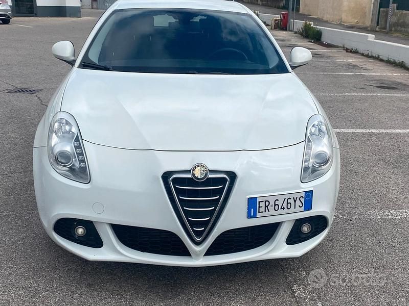Usata Alfa Romeo Giulietta 105 CV (77 kW) 2013 Bianco Utilitaria