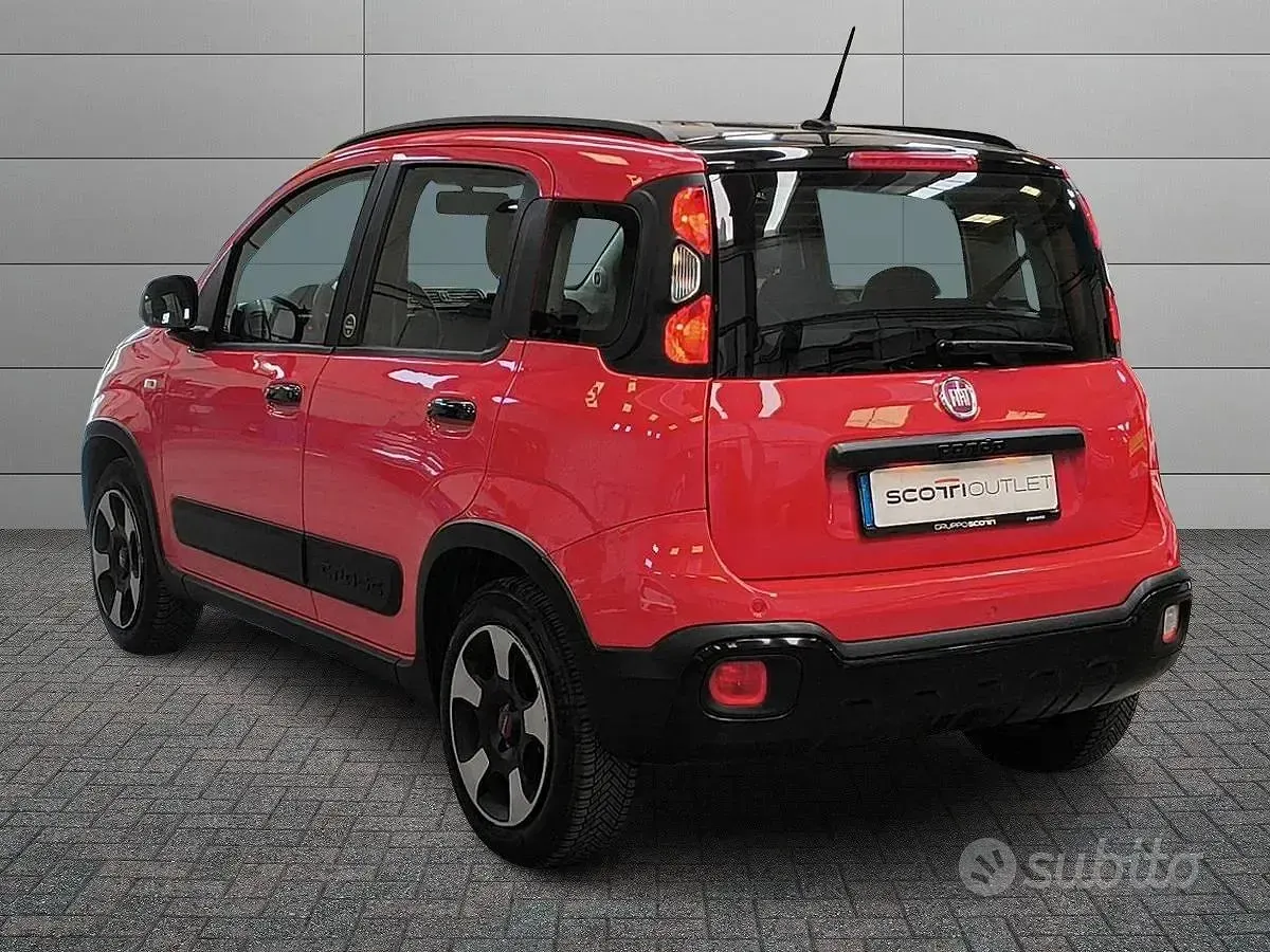 Usata Fiat Panda Cross 69 CV (50 kW) 2019 Rosso Utilitaria
