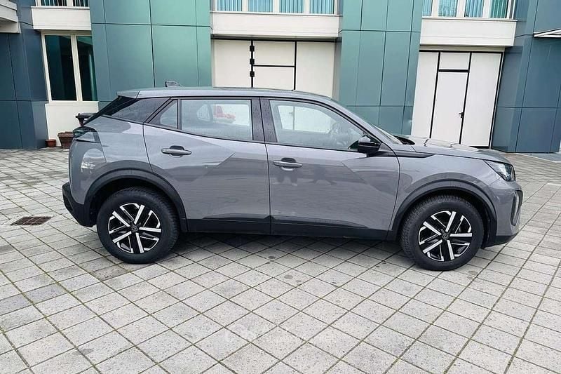 Usata Peugeot 2008 Active 102 CV (75 kW) 2023 Altro SUV