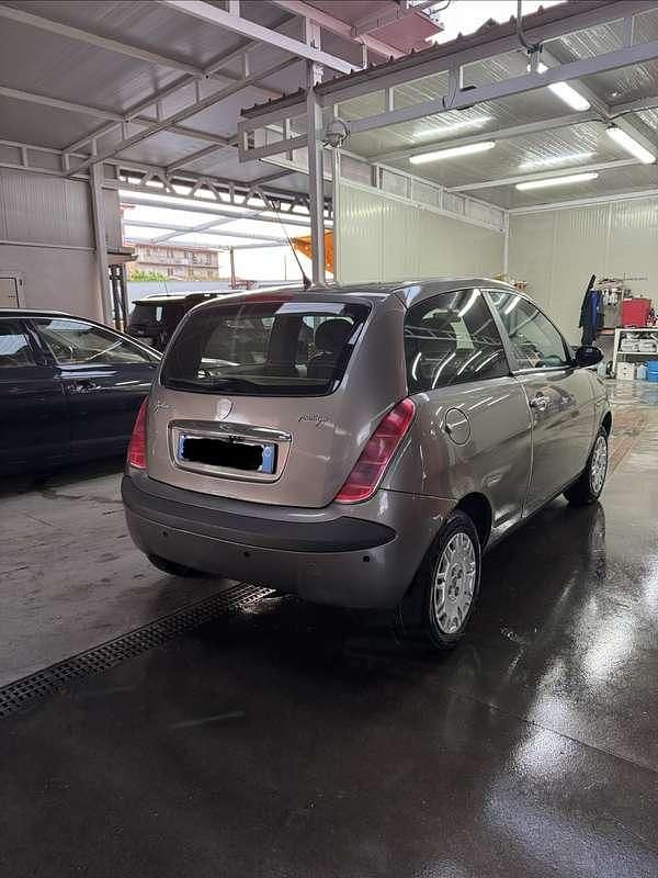 Usata Lancia Ypsilon 69 CV (50 kW) 2005 Utilitaria