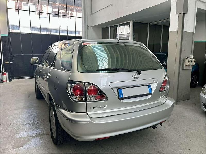 Usata Lexus RX300 Executive Line 201 CV (147 kW) 2001 Argento SUV