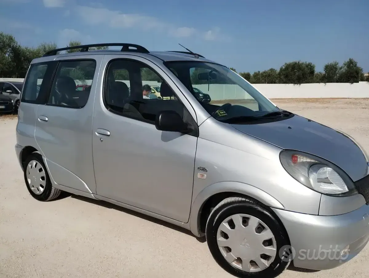Usata Toyota Yaris 75 CV (55 kW) 2002 Grigio Monovolume