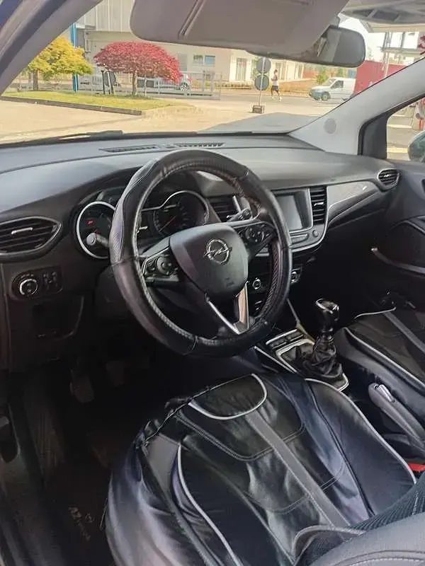 Begagnad Opel Crossland X Ultimate 102 HK (75 kW) 2018 Svart SUV