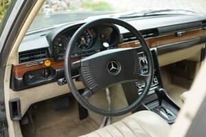 Usata Mercedes 450 286 CV (210 kW) 1976 Grigio Berlina