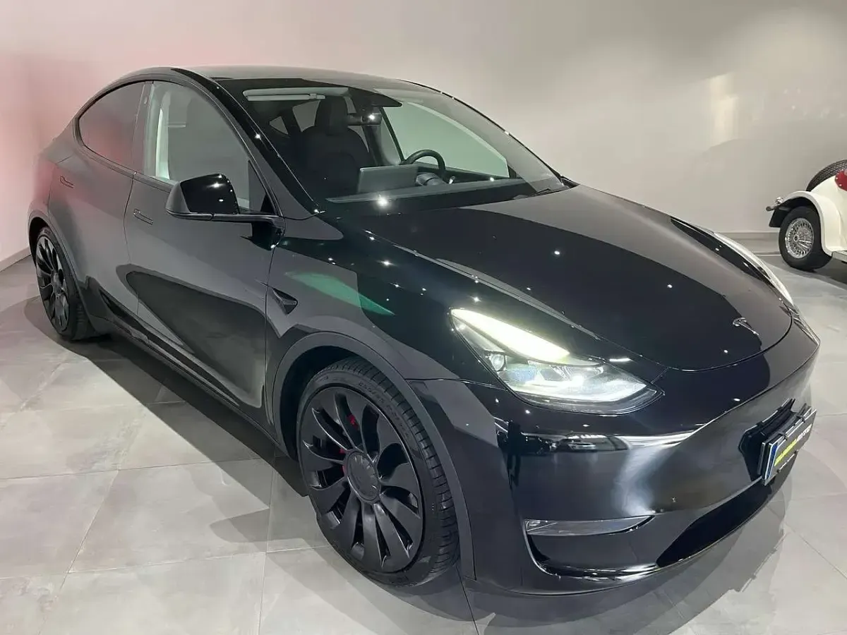 Usata Tesla Model Y Performance 185 kW (252 CV) 2023 Nero SUV