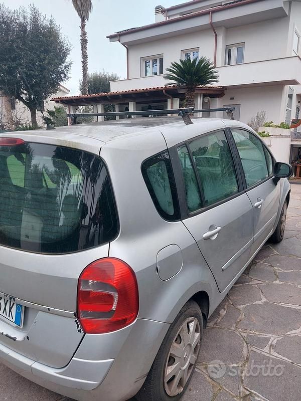 Usata Renault Grand Modus 65 CV (47 kW) 2007 Grigio Monovolume