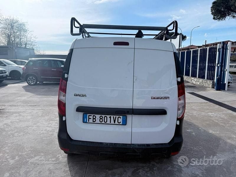 Usata Dacia Dokker 75 CV (55 kW) 2015 Bianco Monovolume