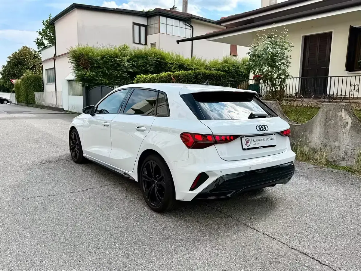 Usata Audi A3 S-Line 150 CV (110 kW) 2025 Bianco Berlina