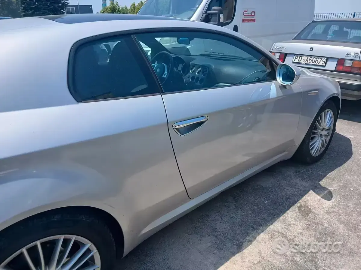 Usata Alfa Romeo Brera 185 CV (136 kW) 2008 Grigio Coupé