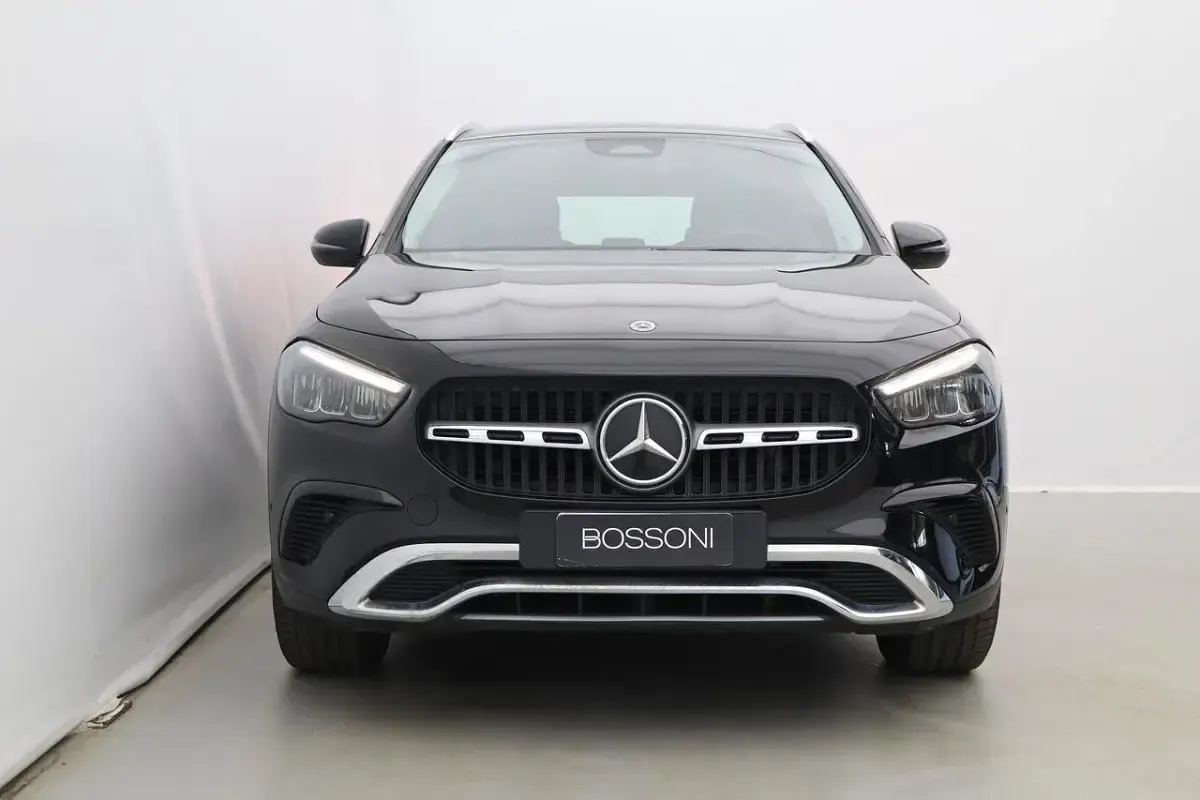 Usata Mercedes GLA200 Advanced Plus 150 CV (110 kW) 2024 Nero SUV