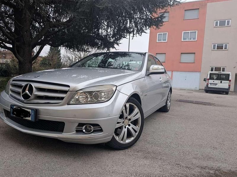 Begagnad Mercedes C220 Avantgarde 170 HK (125 kW) 2008 Sedan