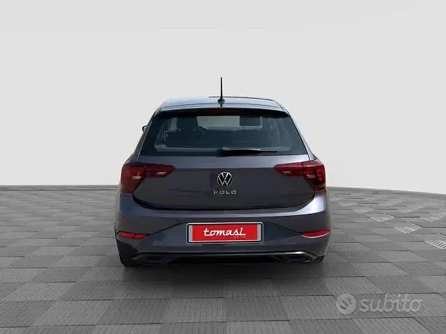 Usata VW Polo Life 95 CV (69 kW) 2023 Grigio Utilitaria