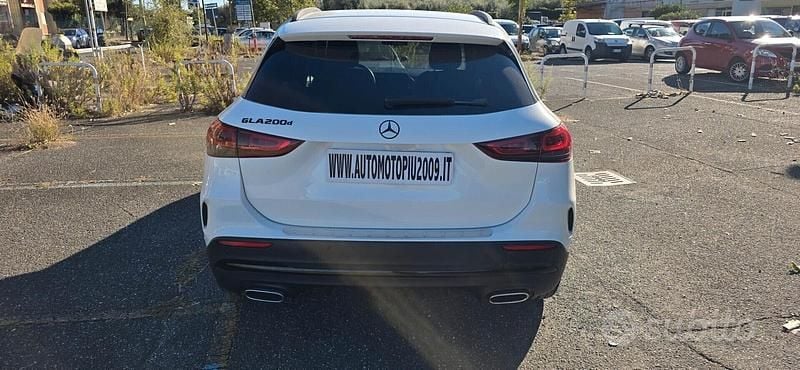 Usata Mercedes GLA200 Premium 150 CV (110 kW) 2020 Bianco SUV