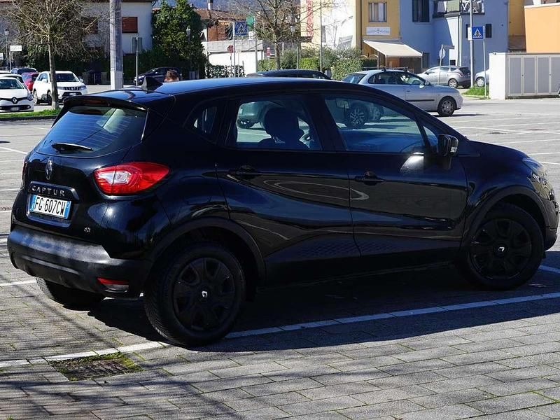 Usata Renault Captur Life 90 CV (66 kW) 2016 Nero SUV