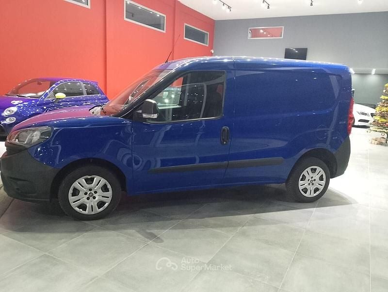Usata Fiat Doblò Business 105 CV (77 kW) 2020 Blu Monovolume