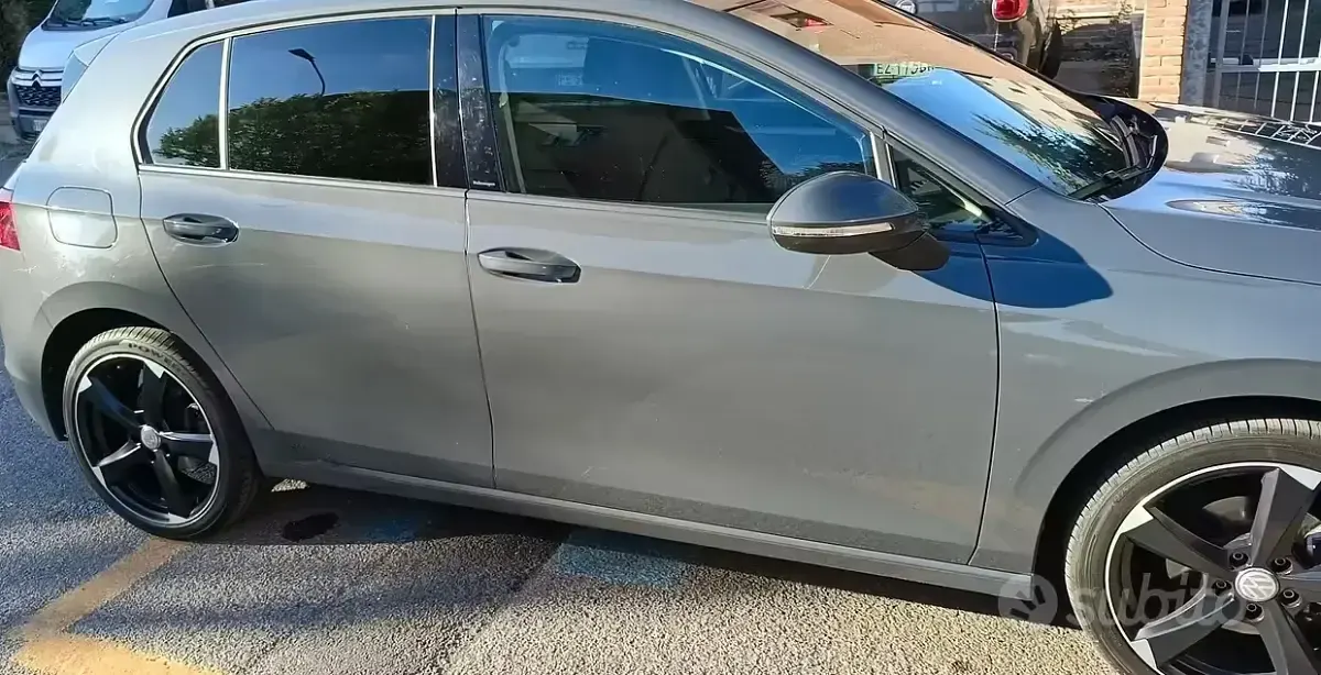 Usata VW Golf VIII 131 CV (96 kW) 2020 Grigio Berlina