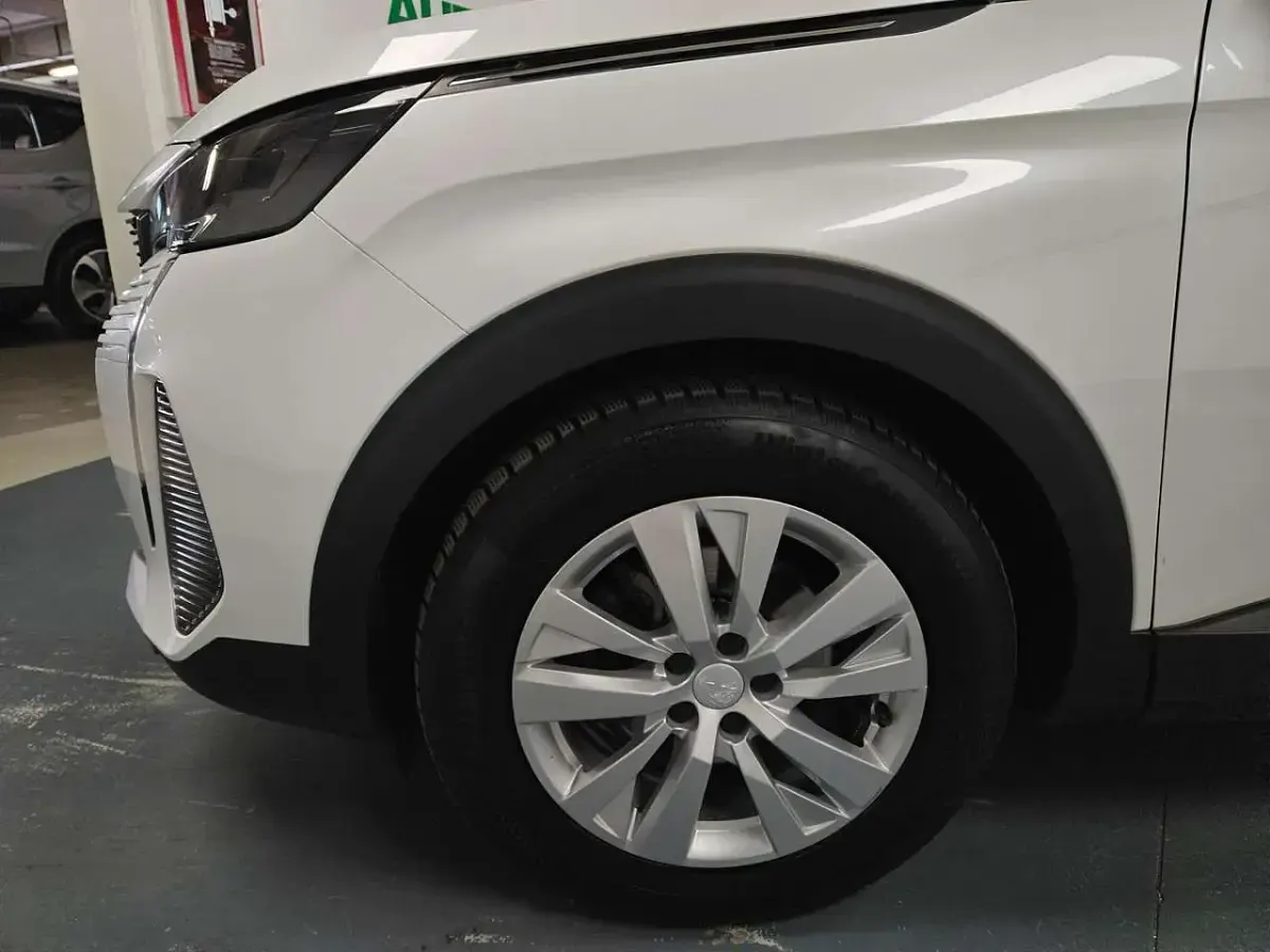 Usata Peugeot 3008 Active 131 CV (96 kW) 2021 Bianco SUV