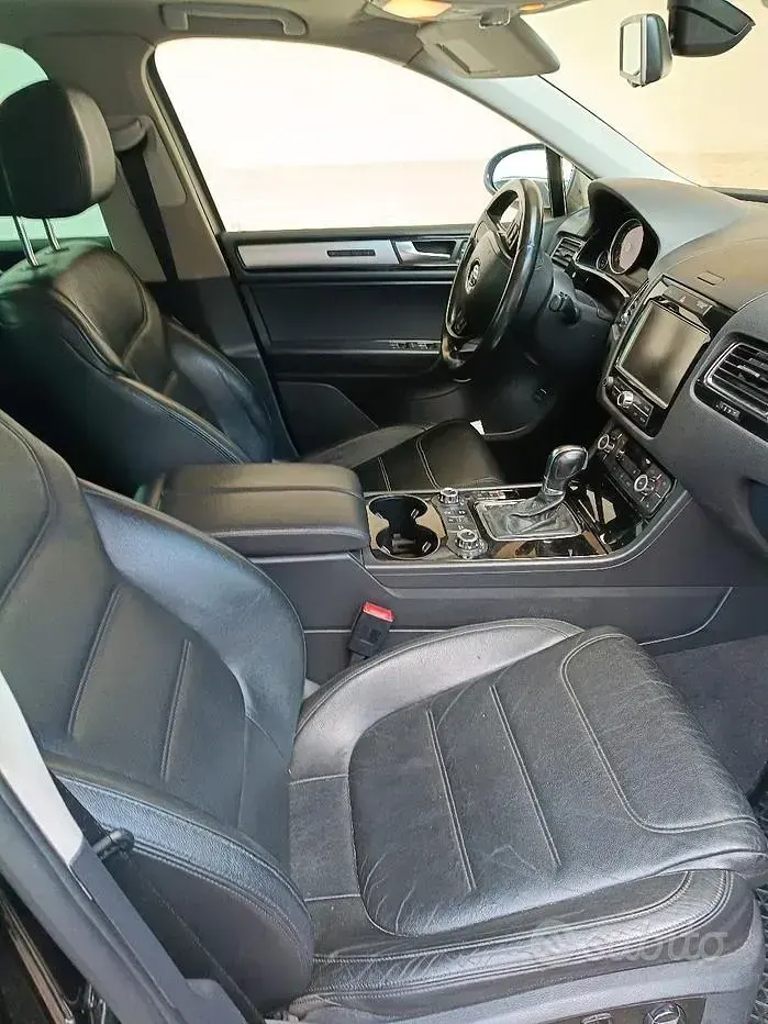 Usata VW Touareg 245 CV (180 kW) 2011 Nero SUV