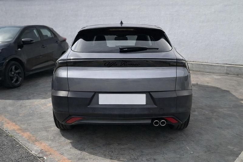 Usata Alfa Romeo Junior 145 CV (106 kW) 2025 Grigio SUV