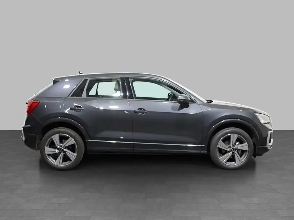 Usata Audi Q2 S-Line 150 CV (110 kW) 2023 Grigio daytona perlato SUV